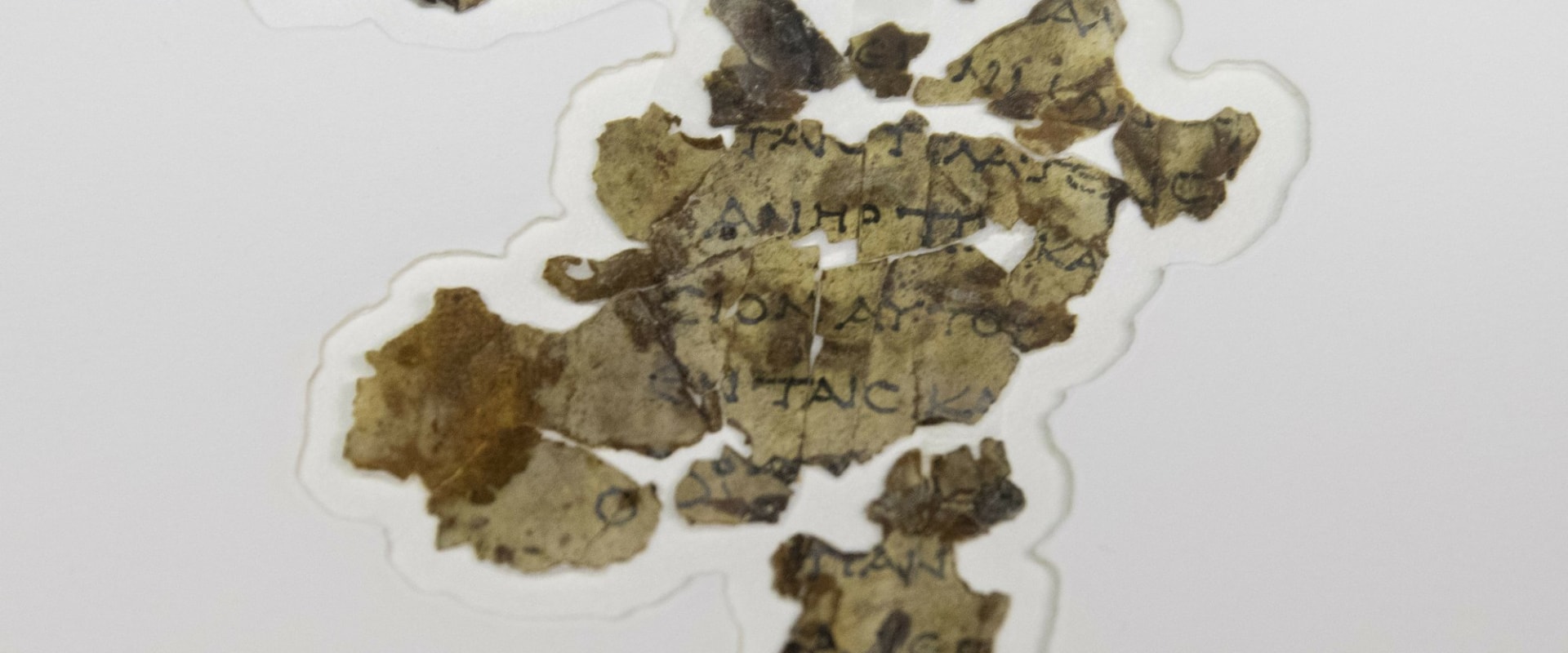 Exploring the Dead Sea Scrolls: A Comprehensive Look at Hebrew Translations of the Bible